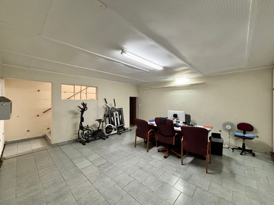 5 Bedroom Property for Sale in Flamwood North West